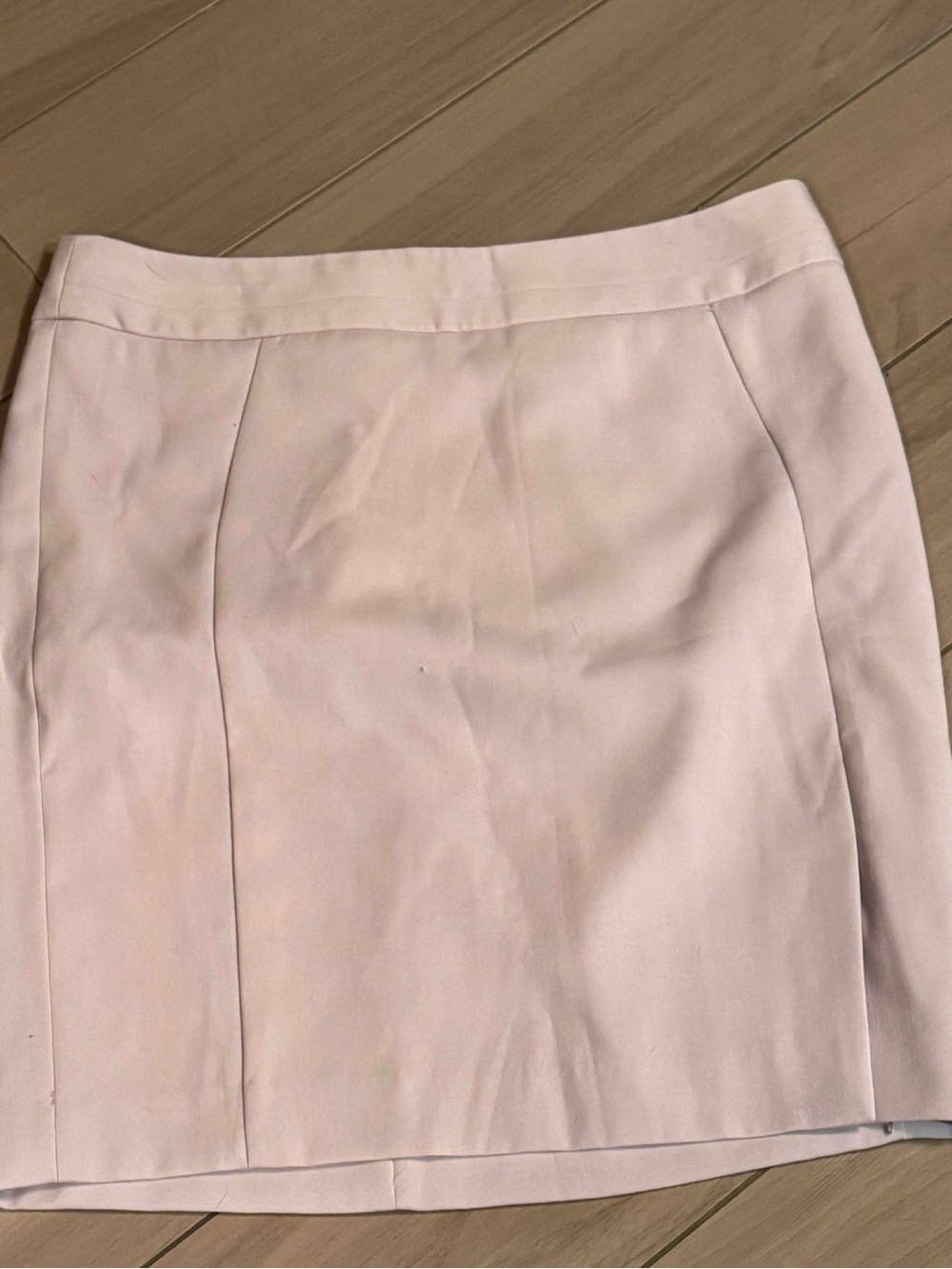 The Limited LAVENDER Pencil Skirt SIZE 12 zip closure
Waist 34”
Length 21” - Picture 5 of 6